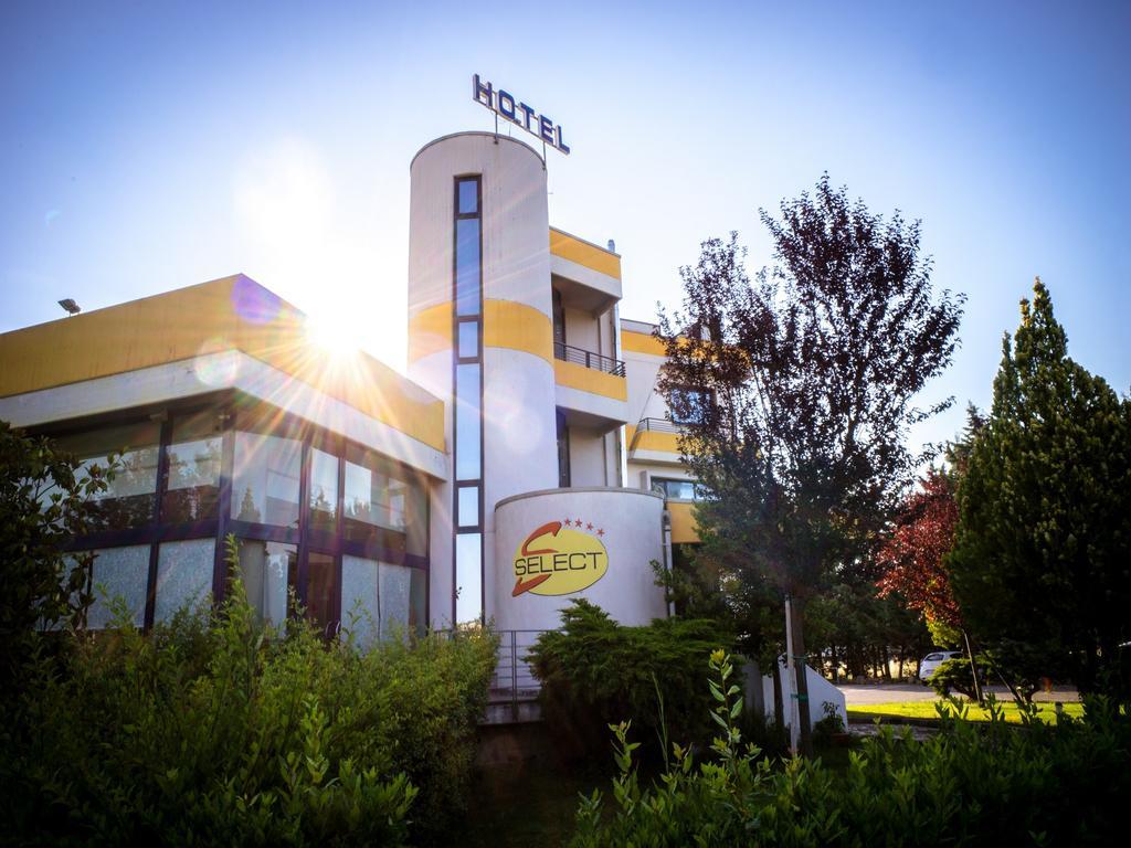 Hotel Select Atessa Exterior photo