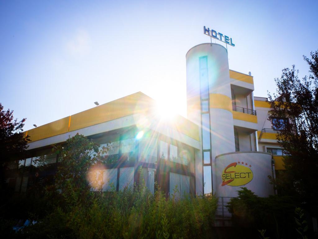 Hotel Select Atessa Exterior photo