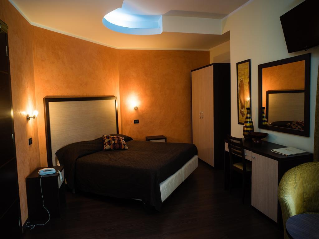 Hotel Select Atessa Exterior photo